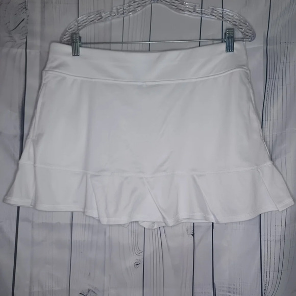 Grand Slam performance tennis skirt with shorts. - Picture 1 of 11